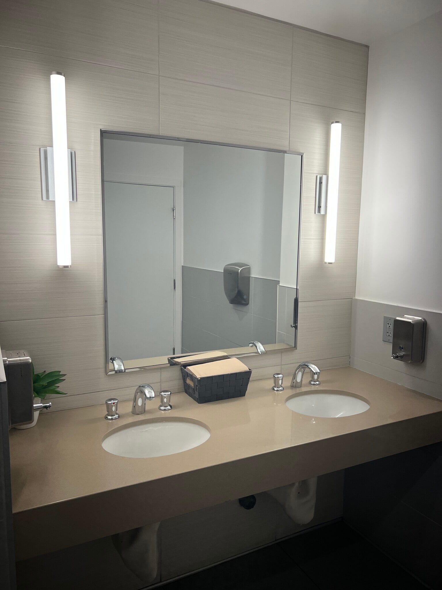 235 W 5th Ave, Escondido, CA for sale Building Photo- Image 1 of 4