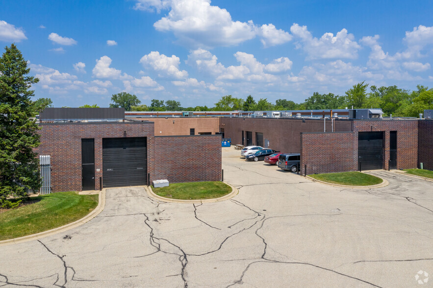 1601 Feehanville Dr, Mount Prospect, IL for lease - Building Photo - Image 3 of 10