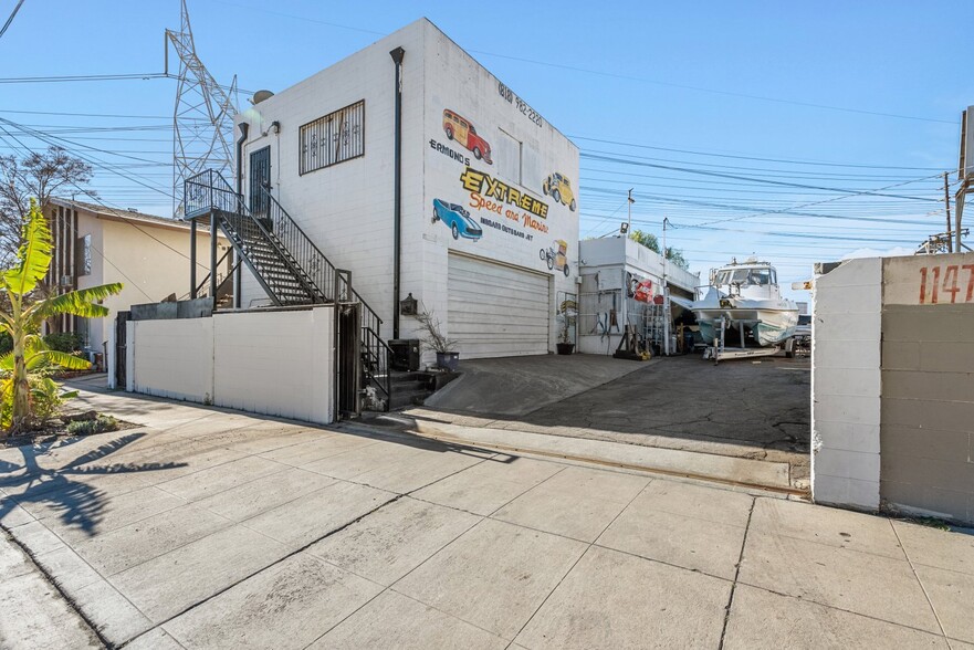 11470 Vanowen St, North Hollywood, CA for sale - Building Photo - Image 2 of 6