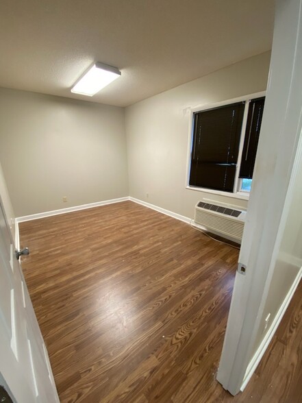 2106 Plantside Dr, Louisville, KY for lease - Interior Photo - Image 3 of 12