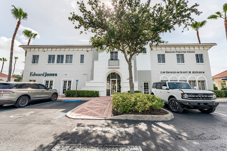 9180 Galleria Ct, Naples, FL for lease - Building Photo - Image 2 of 6