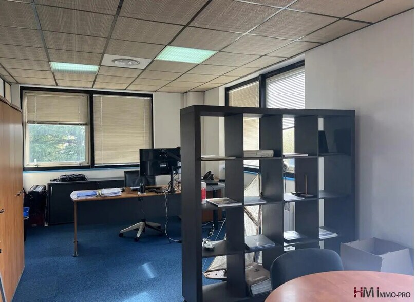 Office in Mont-Saint-Aignan for lease - Interior Photo - Image 3 of 7