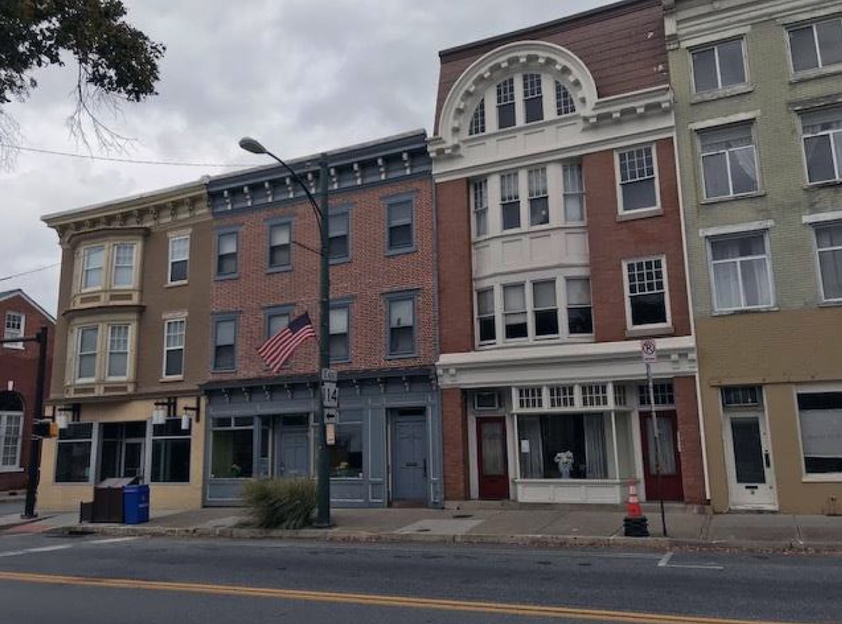 5 E Main St, Mechanicsburg, PA 17055