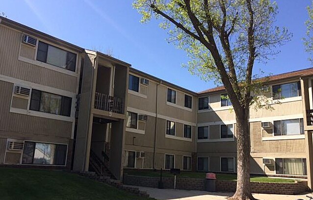 1501 N 11th Ave E, Newton, IA for sale - Primary Photo - Image 1 of 1