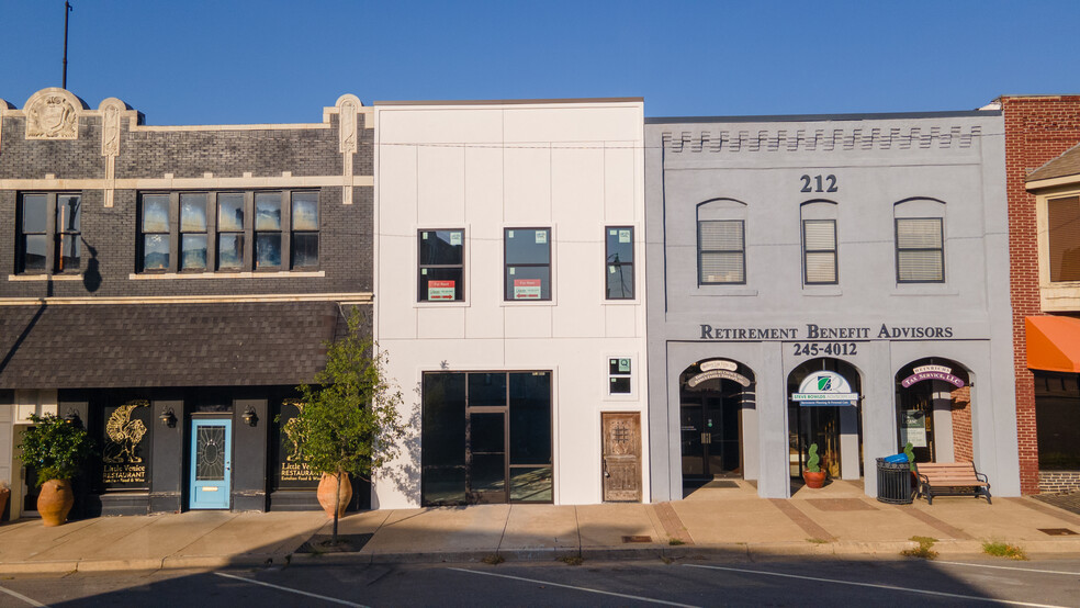 210 N Main St, Sand Springs, OK for sale - Building Photo - Image 1 of 6