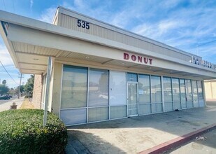 501-573 N San Jacinto St, Hemet, CA for lease Building Photo- Image 1 of 2