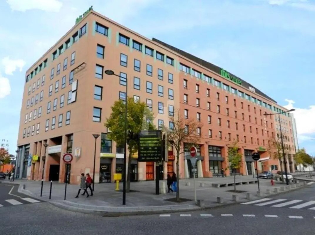 Office in Évry-Courcouronnes for lease Building Photo- Image 1 of 13