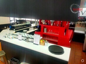 Retail in Madrid, Madrid for lease Interior Photo- Image 2 of 7