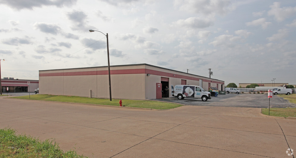 2649-2669 Aero Dr, Grand Prairie, TX for lease - Building Photo - Image 3 of 3