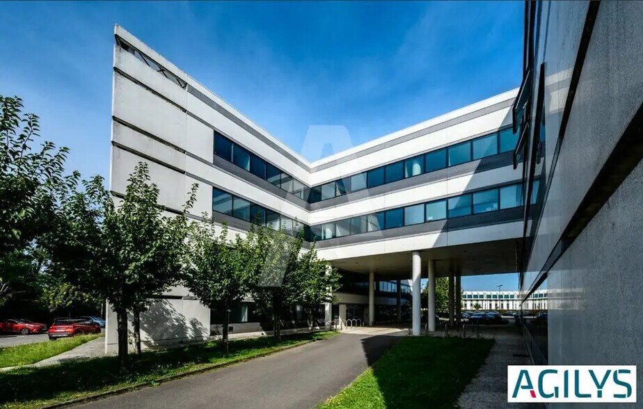 Office in COURCOURONNES for lease - Building Photo - Image 2 of 4