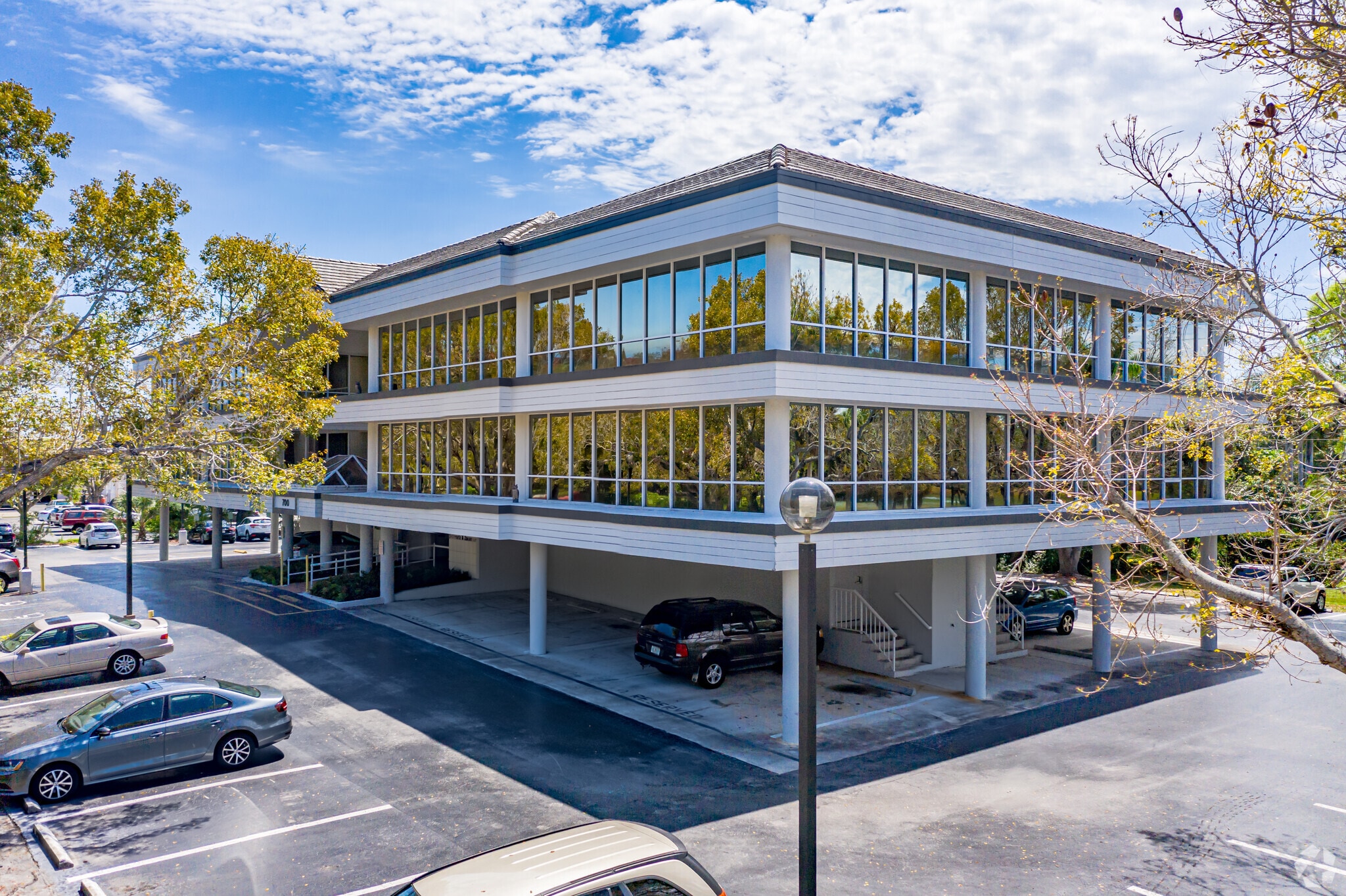 700 2nd Ave N, Naples, FL for lease Primary Photo- Image 1 of 31