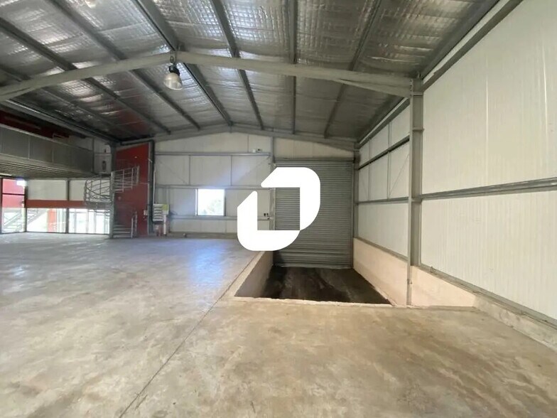 Office in Frontignan for lease - Interior Photo - Image 3 of 16