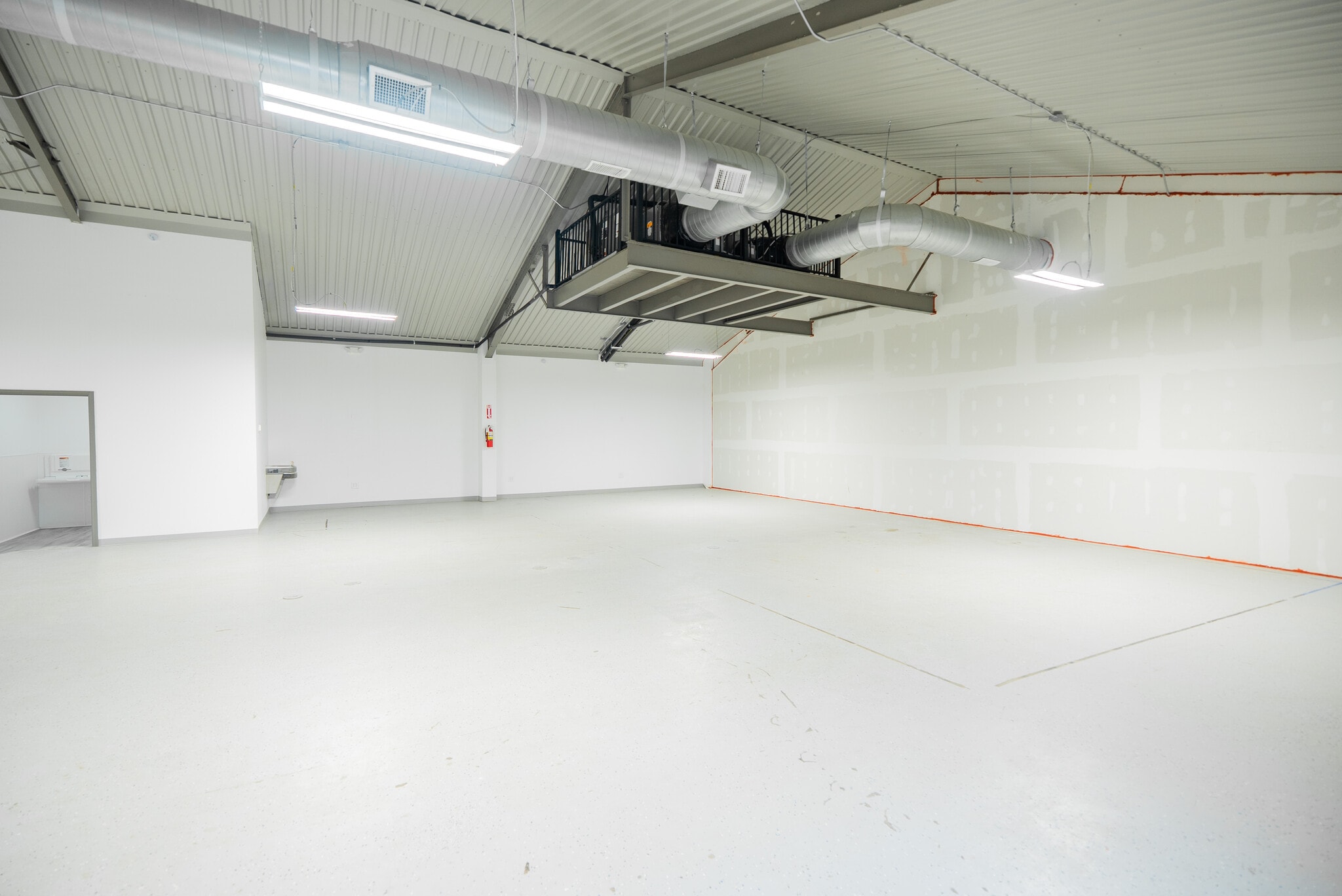 2403 Washington St, Waller, TX for lease Interior Photo- Image 1 of 9