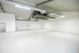 2403 Washington St, Waller, TX for lease Interior Photo- Image 1 of 9