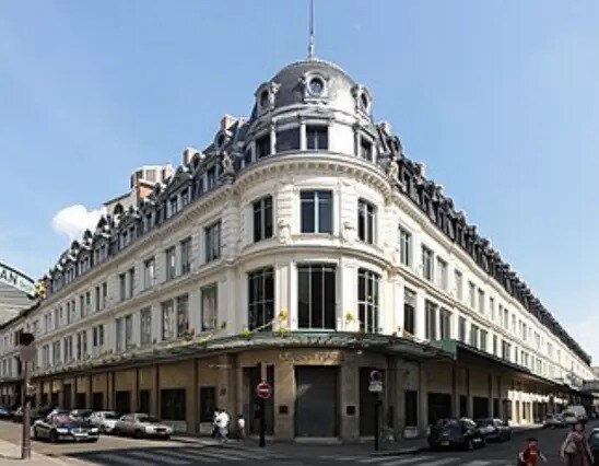 Retail in Paris for lease - Building Photo - Image 1 of 2