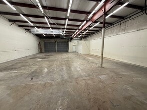 404 W Powell Ln, Austin, TX for lease Interior Photo- Image 1 of 5