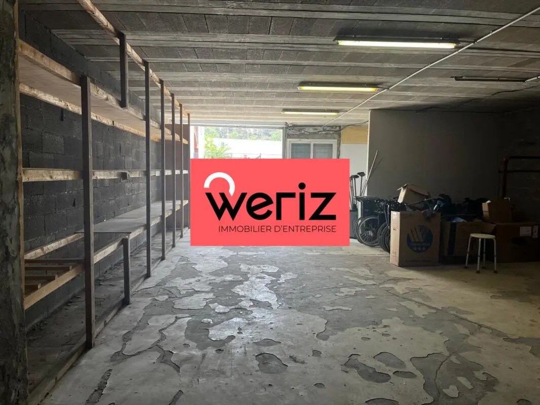 Flex in Venelles for lease Interior Photo- Image 1 of 4