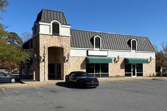 105 Country Club Pky, Maumelle, AR for lease Interior Photo- Image 2 of 16