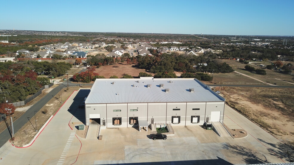 2205 Downing Ln, Leander, TX for lease - Building Photo - Image 3 of 17