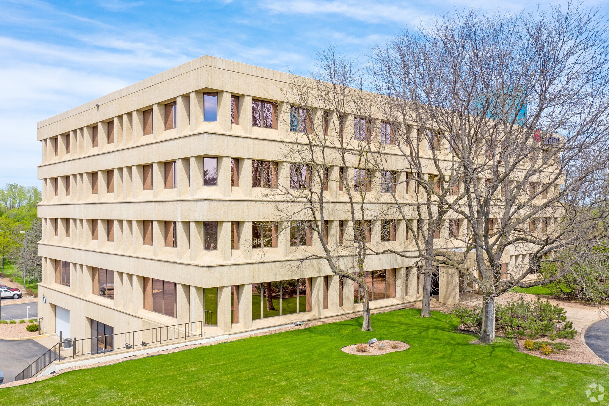 10000 Highway 55, Plymouth, MN for lease Primary Photo- Image 1 of 12