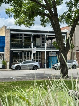 More details for 204 S Austin St, Seguin, TX - Retail for Sale