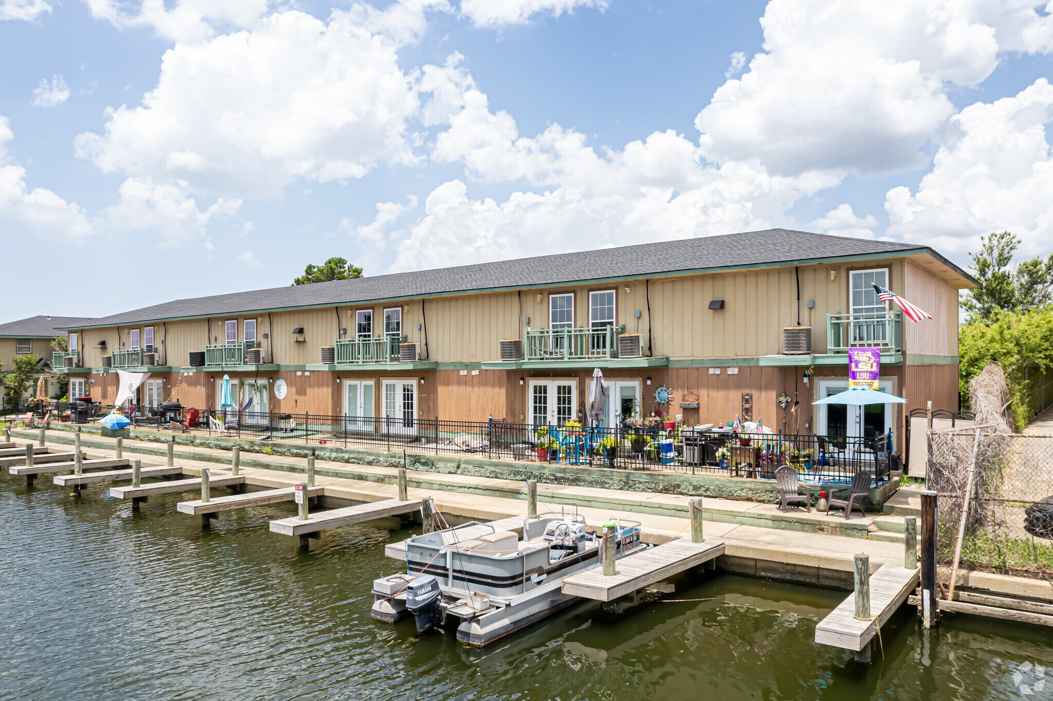 4848 Pontchartrain Dr, Slidell, LA 70458