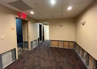 130 W 79th St, New York, NY for lease Interior Photo- Image 1 of 3