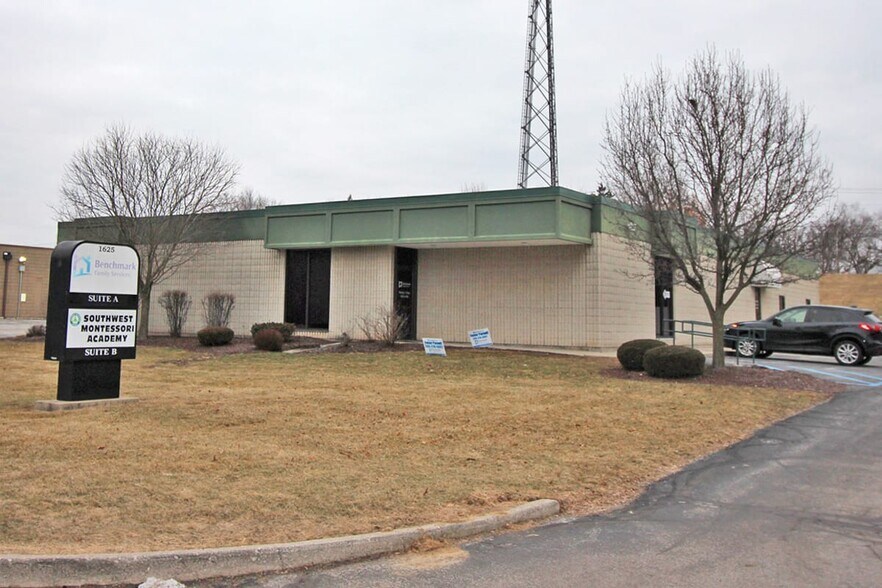 1625 Magnavox Way, Fort Wayne, IN for sale - Building Photo - Image 1 of 1