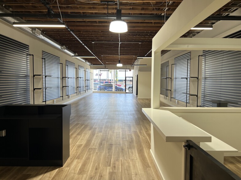 208-212 S La Brea Ave, Inglewood, CA for lease - Interior Photo - Image 1 of 25