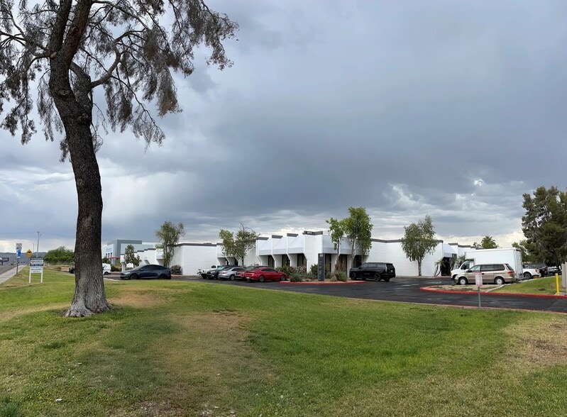 2202-2218 E Magnolia St, Phoenix, AZ for lease - Primary Photo - Image 1 of 5