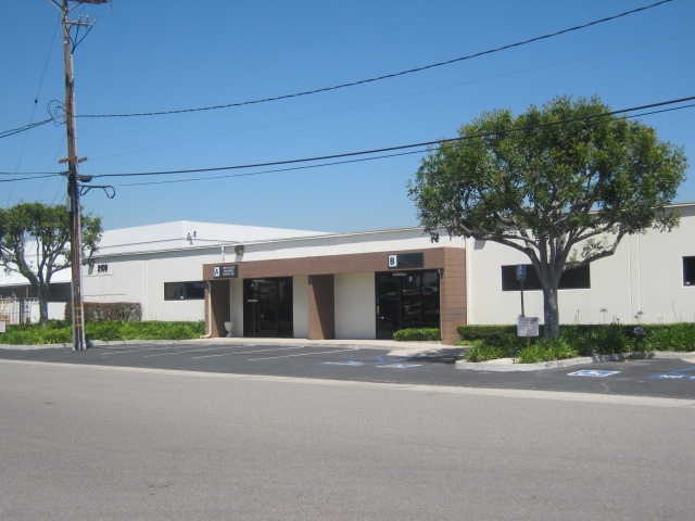 2109 S Wright St, Santa Ana, CA for lease - Building Photo - Image 3 of 7