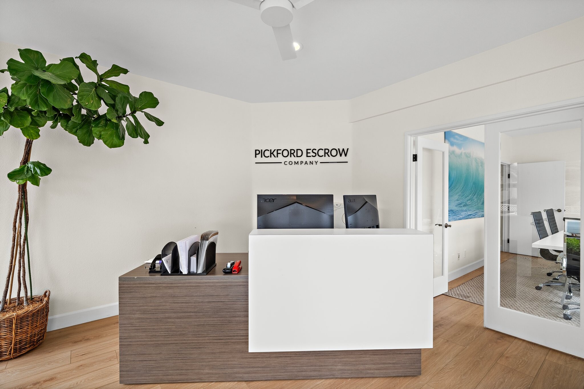 1495 Glenneyre St, Laguna Beach, CA for lease Lobby- Image 1 of 12