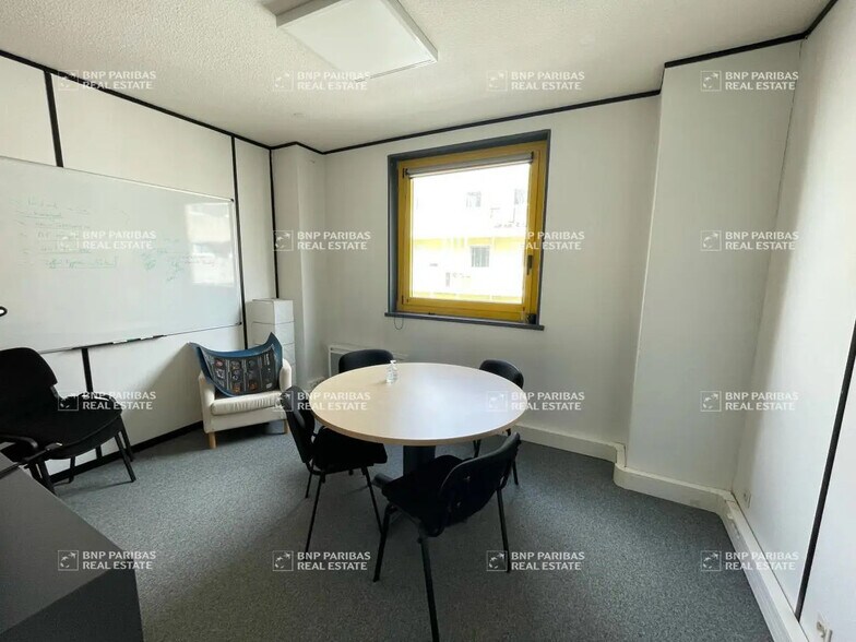 Office in Nantes for lease - Interior Photo - Image 2 of 7