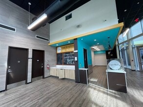 161 NW 6th St, Miami, FL for lease Interior Photo- Image 2 of 10