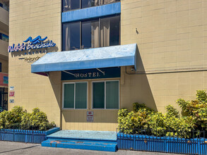 2556 Lemon Rd, Honolulu, HI for lease Building Photo- Image 1 of 6