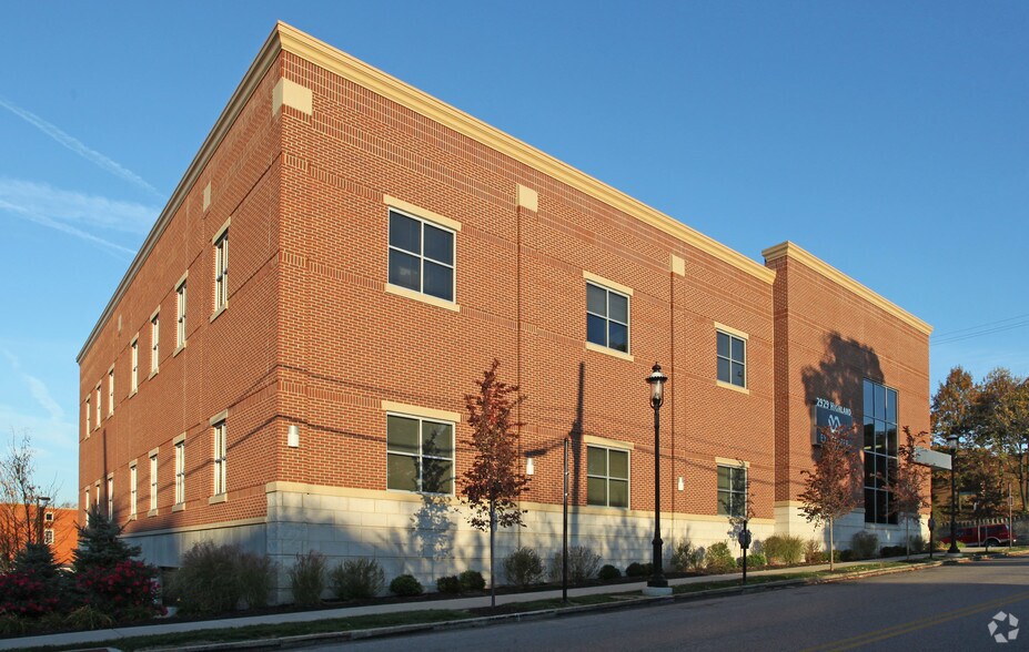 2929 Highland Ave, Cincinnati, OH for lease - Primary Photo - Image 1 of 2