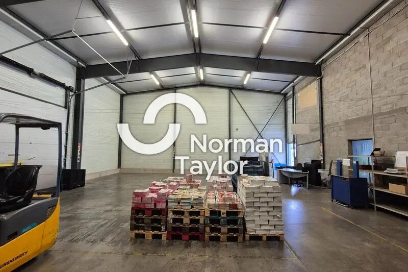 Industrial in Perpignan for lease - Interior Photo - Image 3 of 9