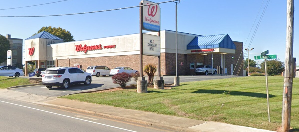 101 E Atkins St, Dobson, NC 27017