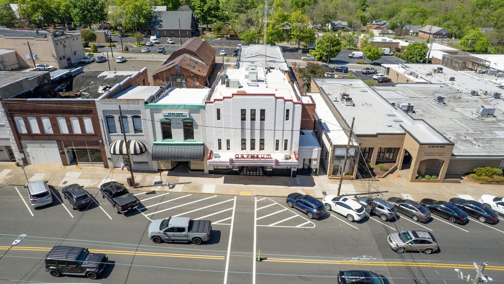 129 Williamsboro St, Oxford, NC for lease - Building Photo - Image 2 of 27
