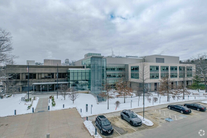 65 Hayden Ave, Lexington, MA for lease - Primary Photo - Image 1 of 6