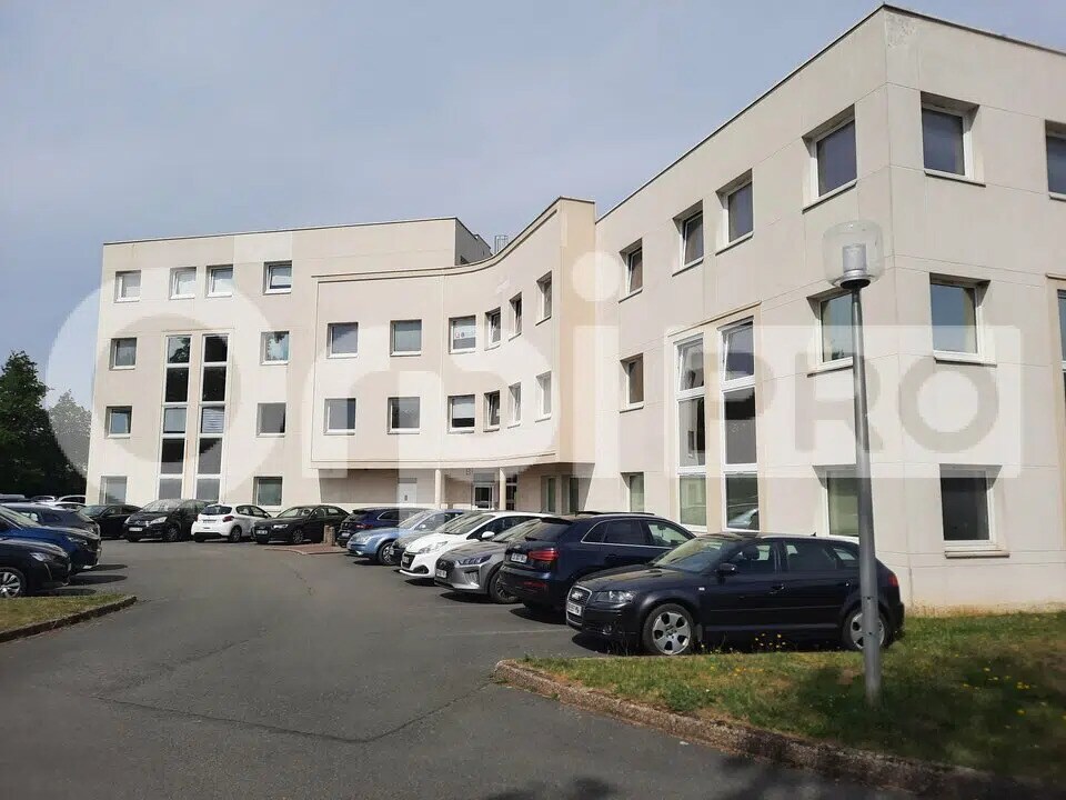 Office in Compiègne for lease Building Photo- Image 1 of 9