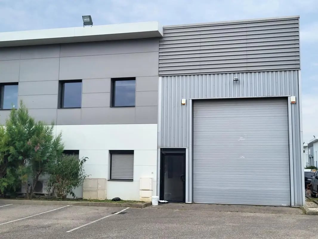 290 Rue Ferdinand Perrier, Saint-Priest for lease Building Photo- Image 1 of 5