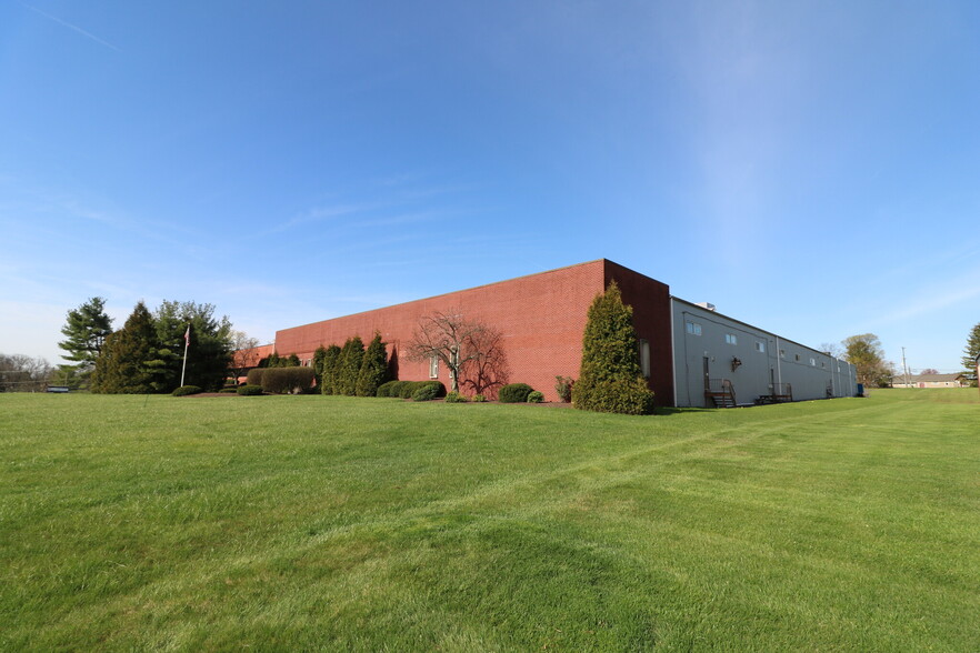 343 Godshall Dr, Harleysville, PA for lease - Building Photo - Image 2 of 8