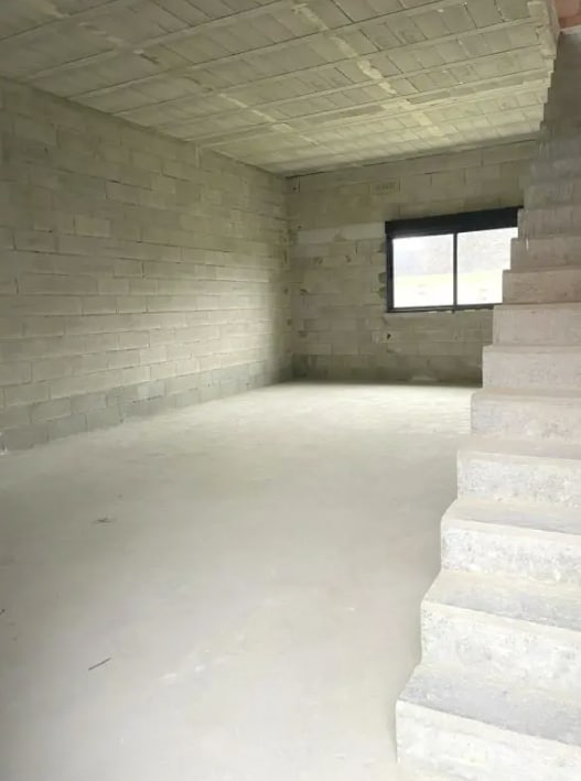 Retail in Cormeilles-en-Parisis for lease Interior Photo- Image 1 of 3