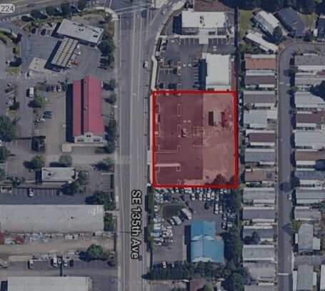 15610-15638 SE 135th Ave, Clackamas, OR for lease - Building Photo - Image 1 of 2