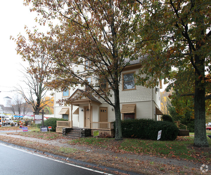 171-173 Albany Tpke, Canton, CT for sale - Building Photo - Image 1 of 3