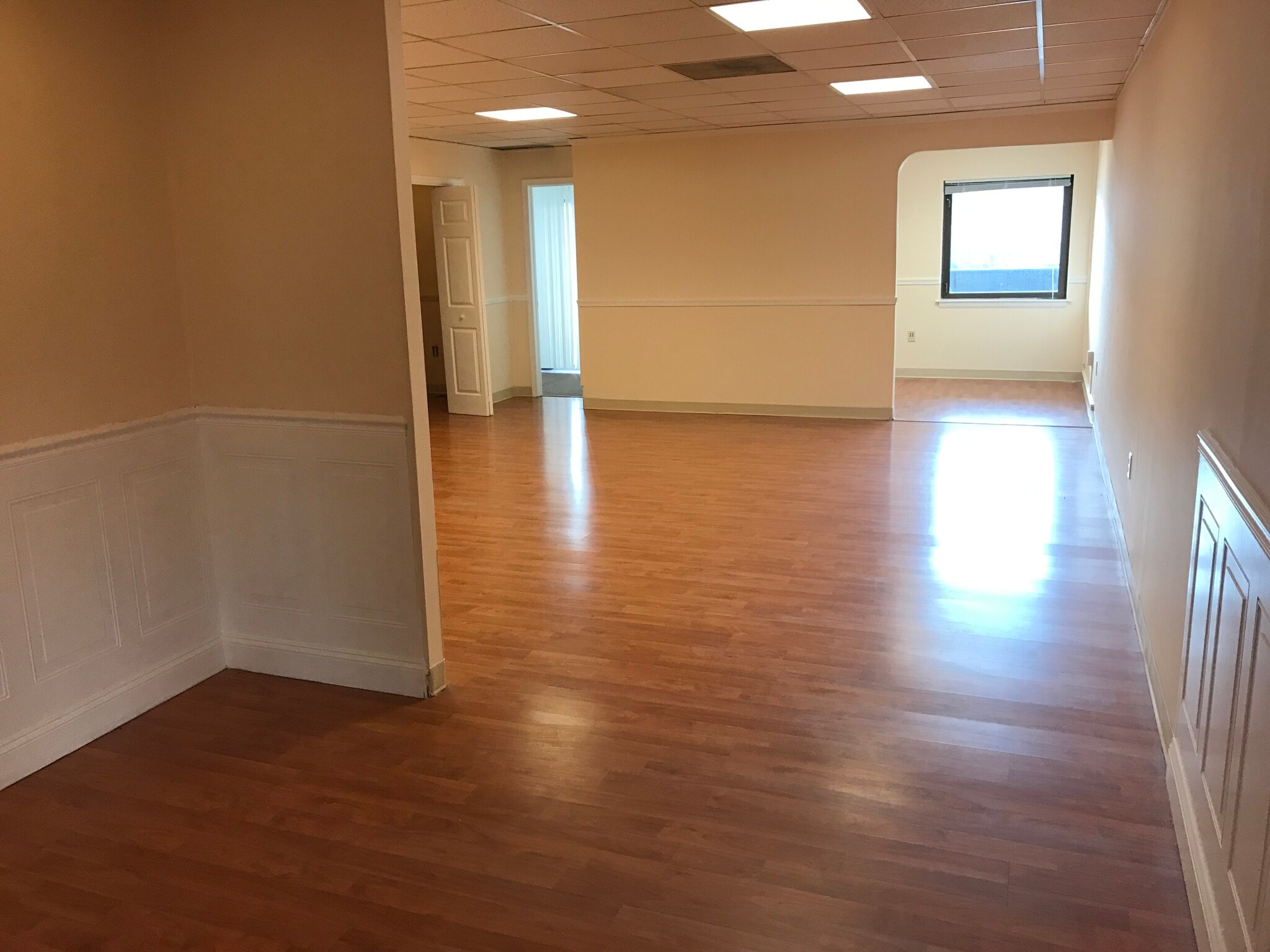 2-34 Trolley Sq, Wilmington, DE for lease Interior Photo- Image 1 of 3