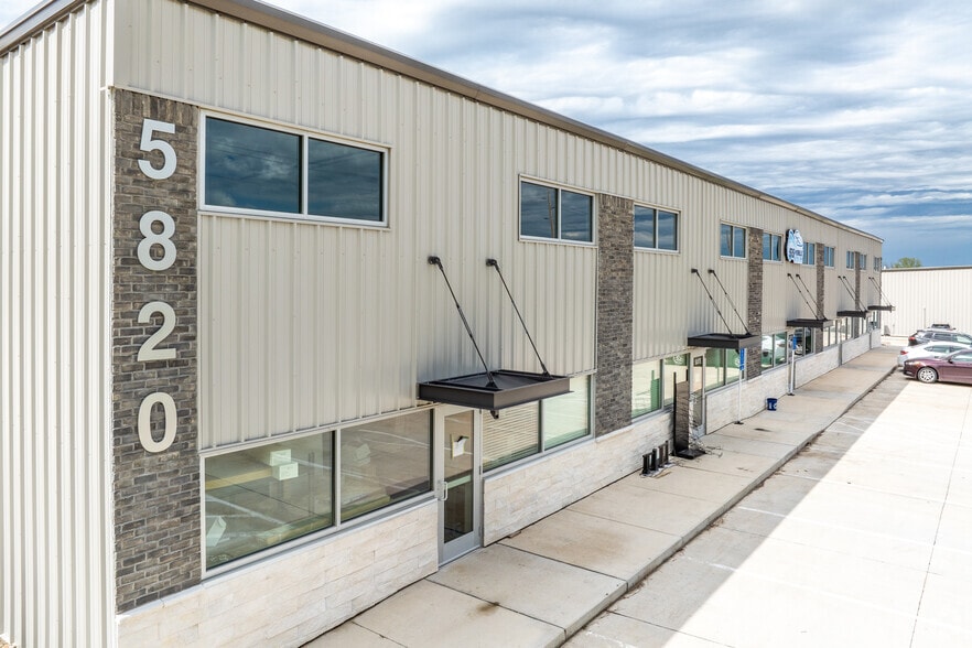 5820 NW Beaver Dr, Johnston, IA for lease - Building Photo - Image 2 of 11