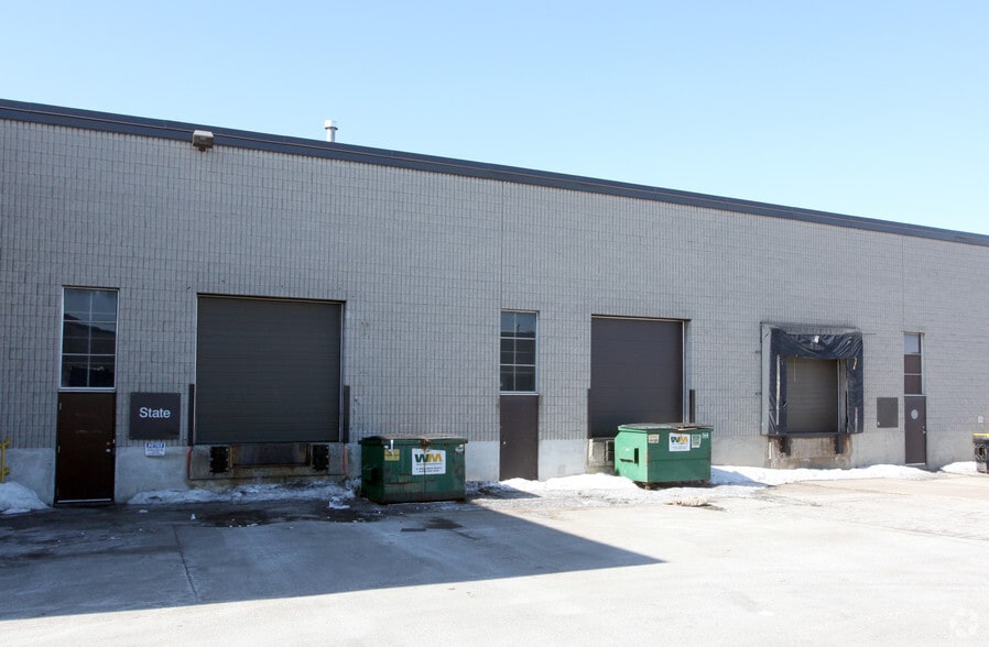1745 Meyerside Dr, Mississauga, ON for lease - Building Photo - Image 3 of 6