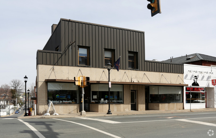 915-919 W Main St, Charlottesville, VA for sale - Primary Photo - Image 1 of 1